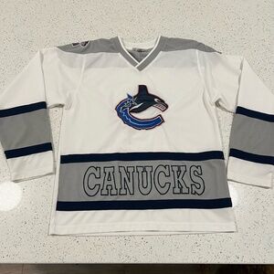 Vintage NHL MIGHTY MAC SPORTS Vancouver Canucks Jersey -Youth Size Large (14/16)